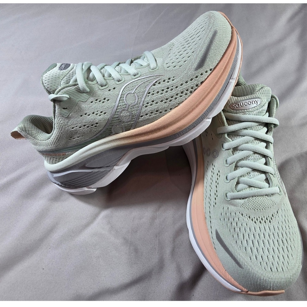 Saucony Hurricane 25 Running Shoes Womens 8 Mist Cameo S11026-123 NEW